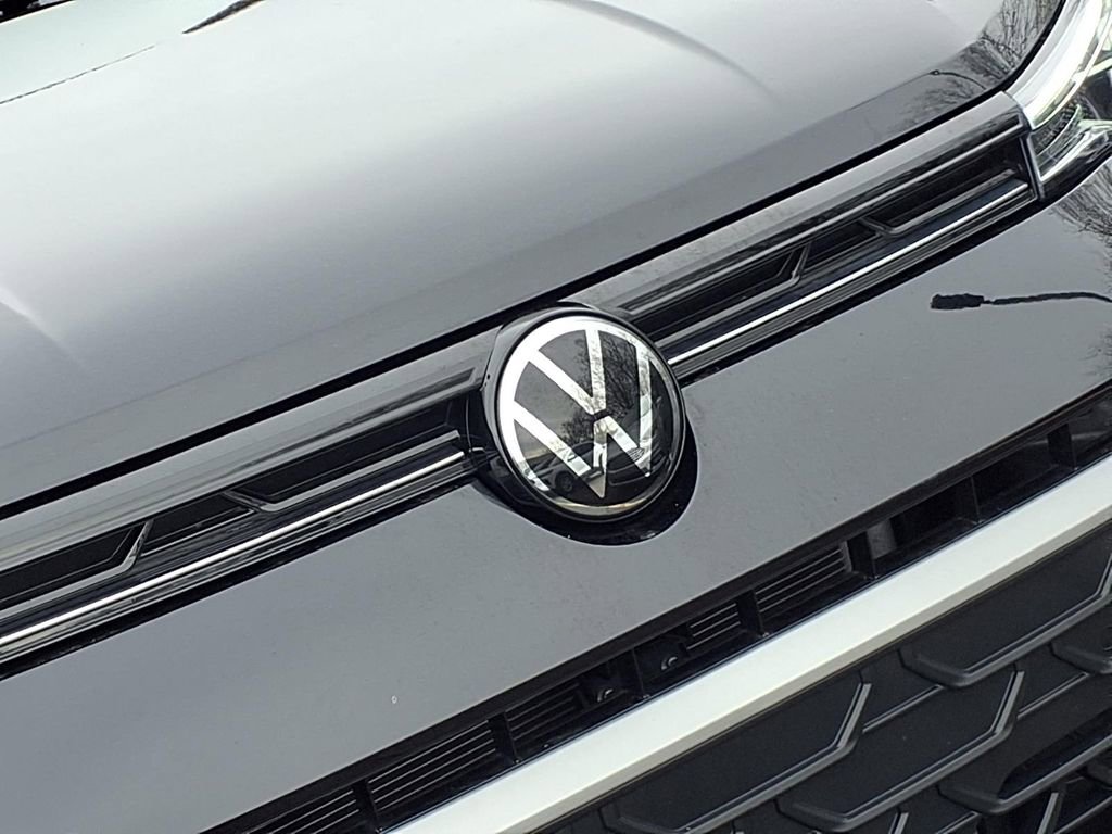 Used 2025 Volkswagen Taos SE AWD/4WD image 25