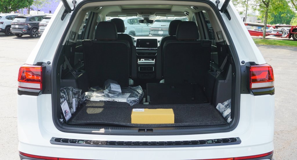 New 2025 Volkswagen Atlas Peak Edition SE image 6