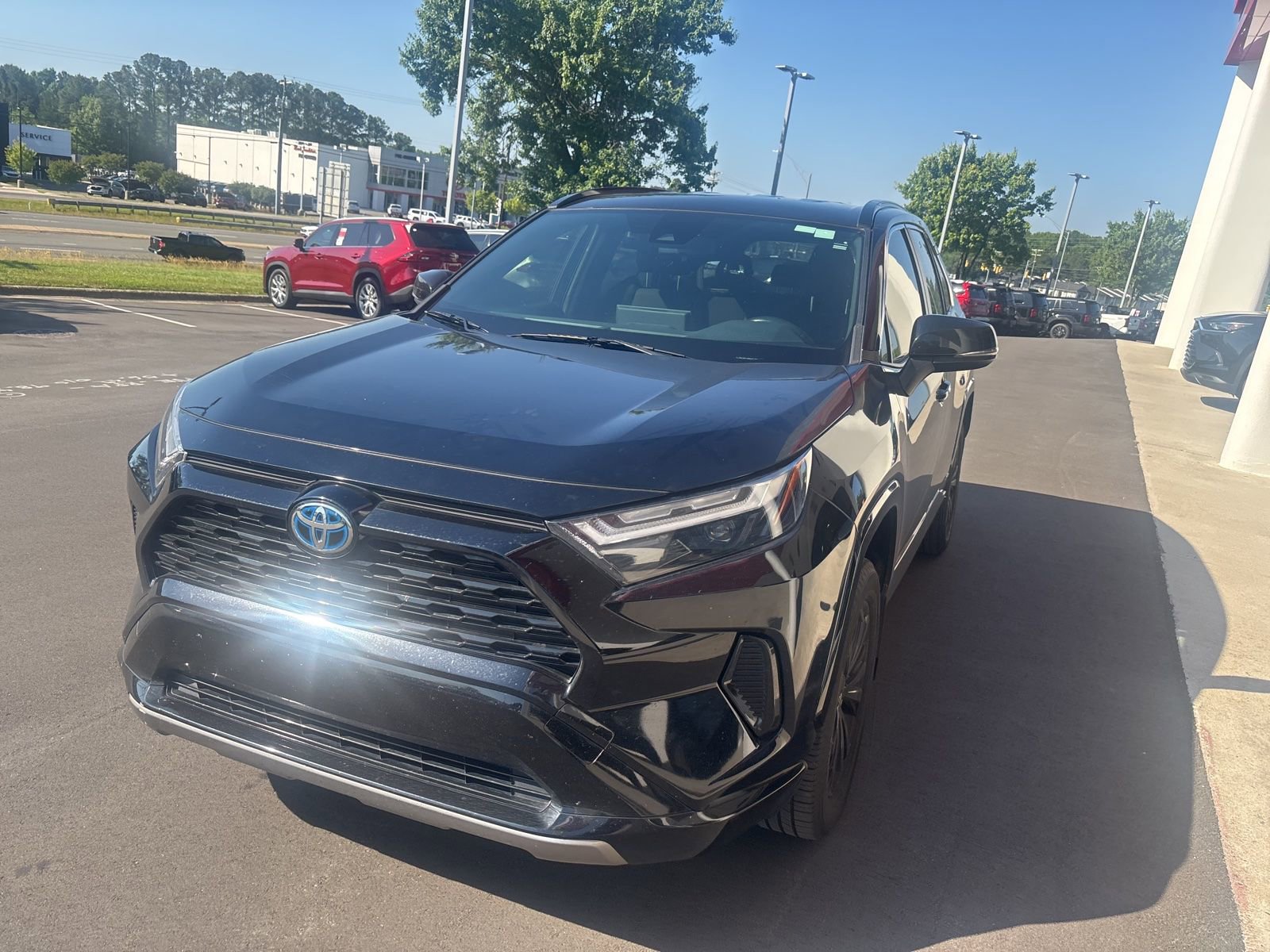Used 2022 Toyota RAV4 SE AWD/4WD image 4