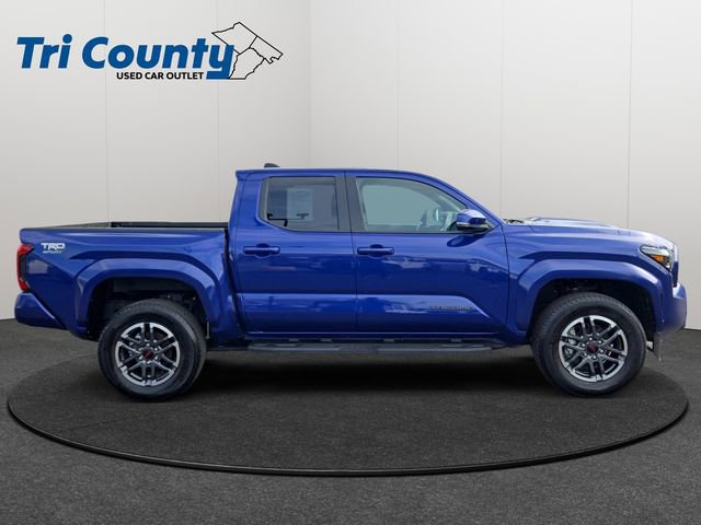 Used 2024 Toyota Tacoma TRD Sport w/ TRD Sport Upgrade Package image 9