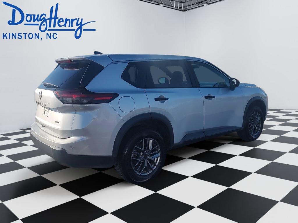 Used 2024 Nissan Rogue S AWD/4WD image 5