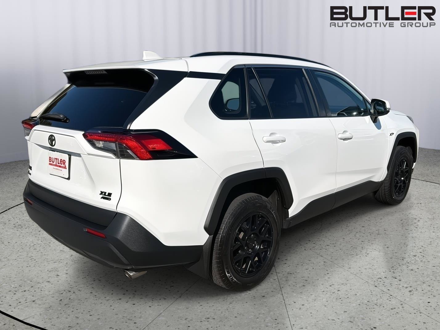 Used 2021 Toyota RAV4 XLE w/ Convenience Package AWD/4WD image 6