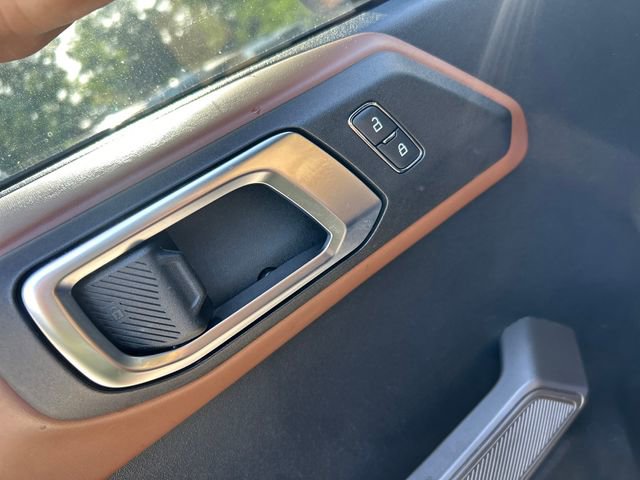 Used 2022 Ford Bronco Outer Banks AWD/4WD image 11