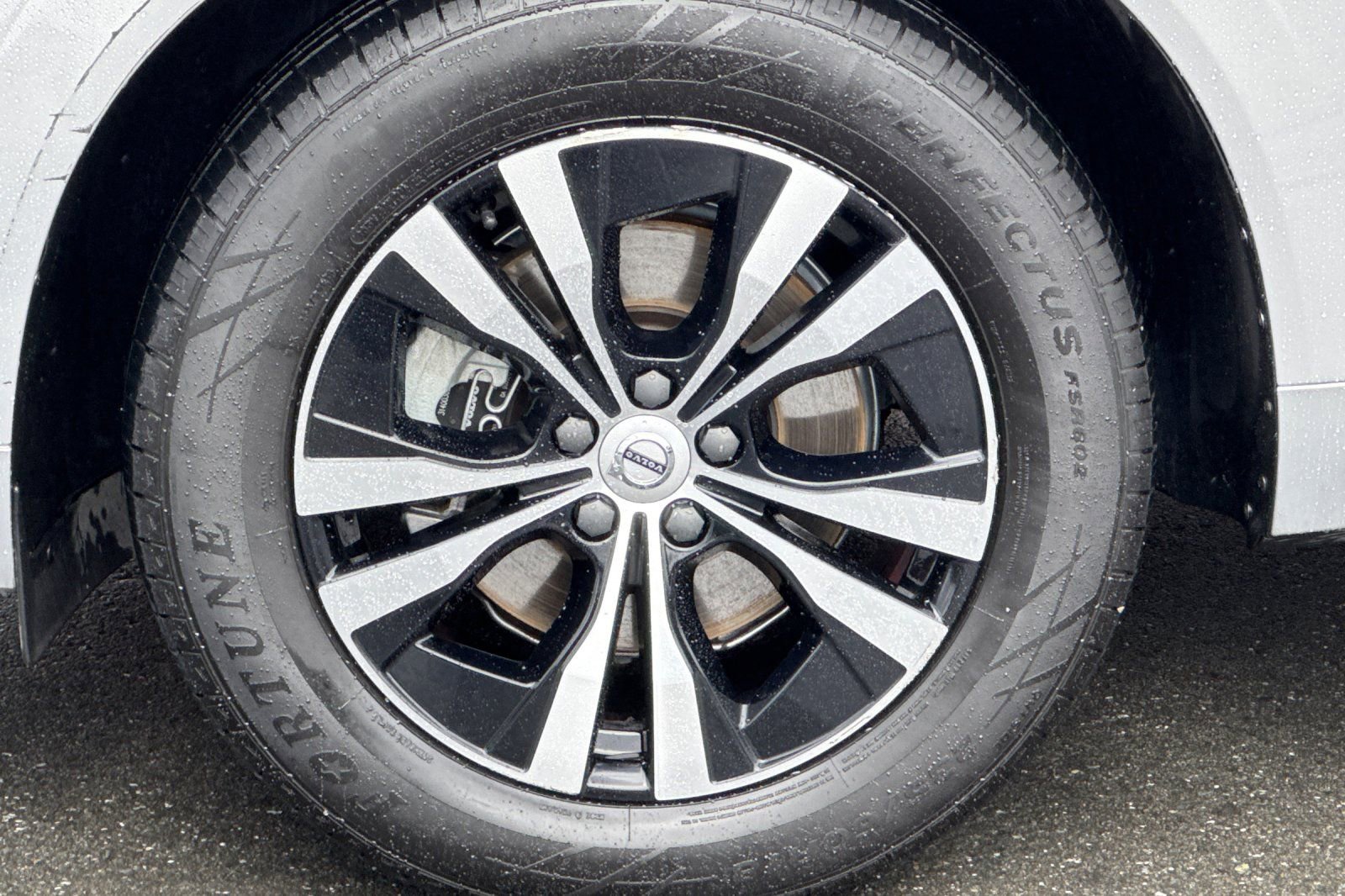 Used 2023 Volvo XC60 B5 Core FWD image 11