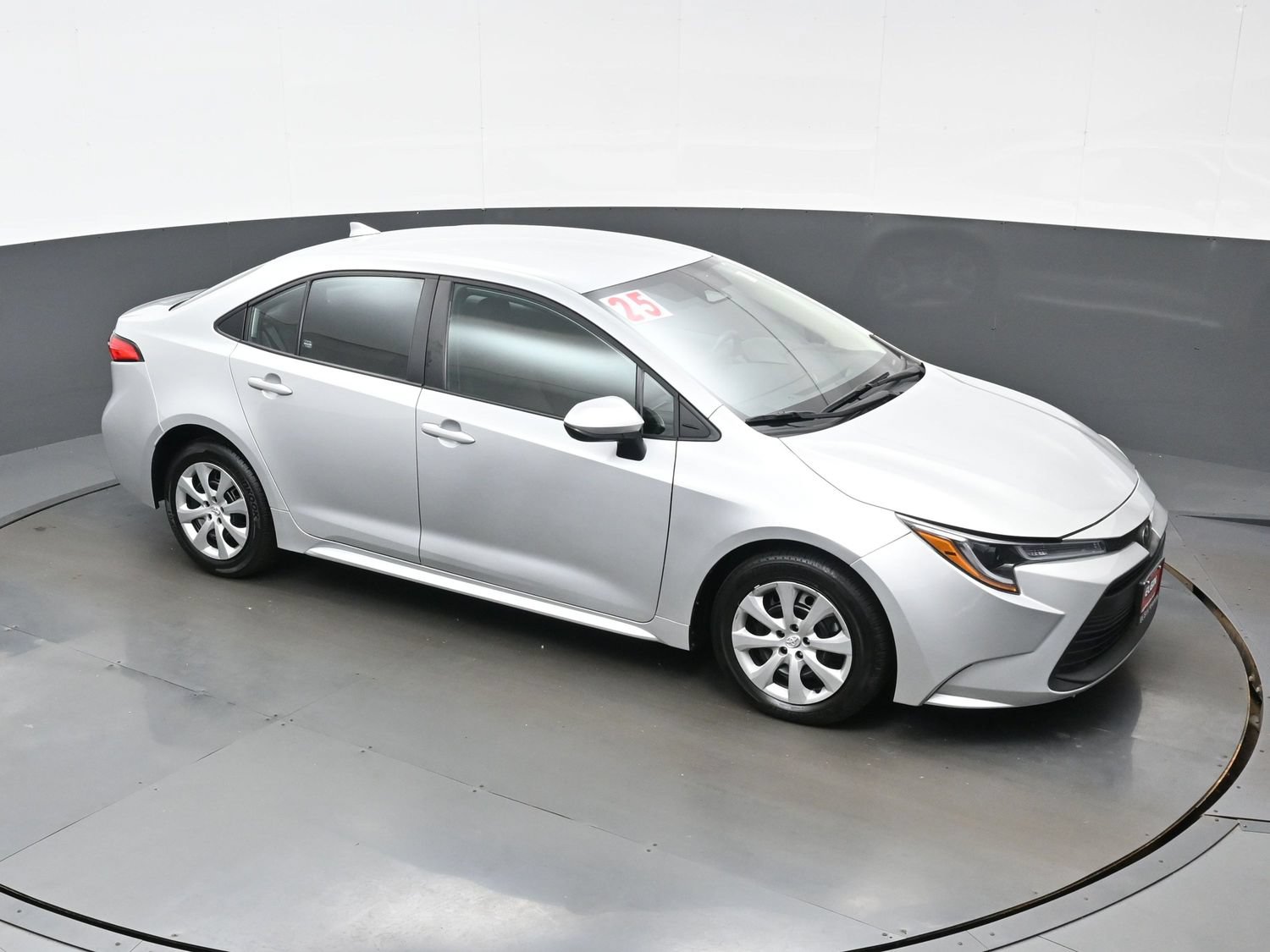 Used 2025 Toyota Corolla LE FWD image 32