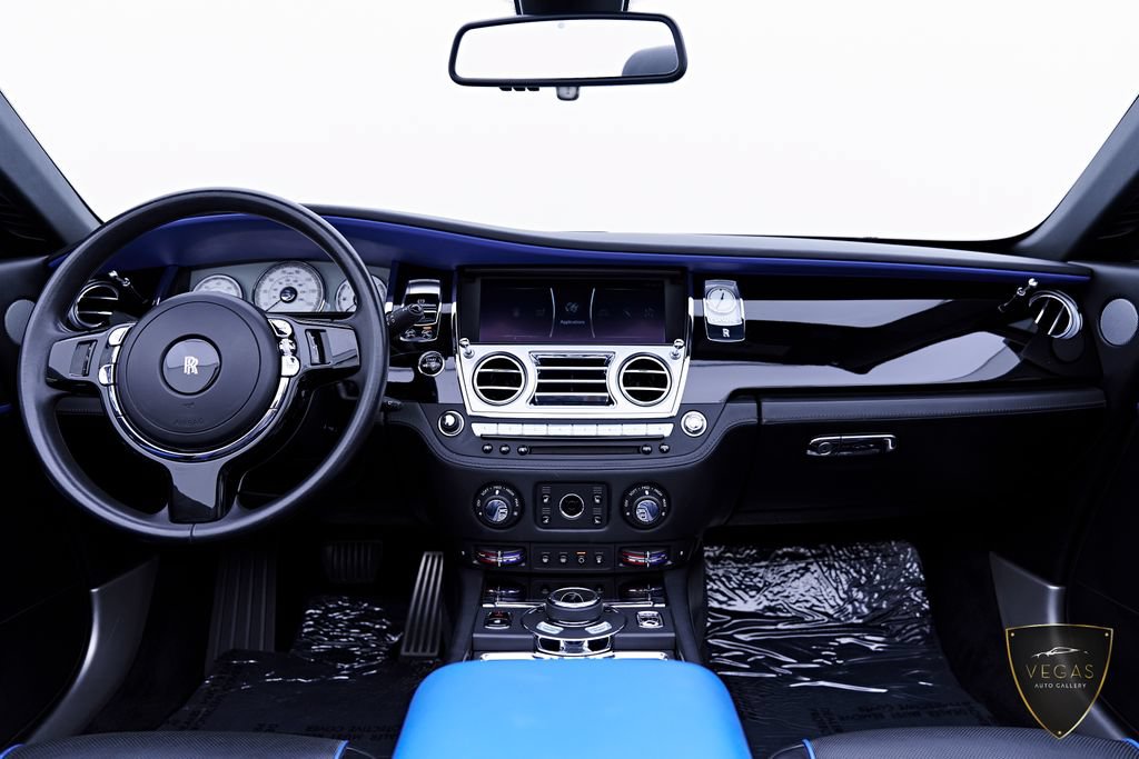Used 2019 Rolls-Royce Dawn RWD image 92
