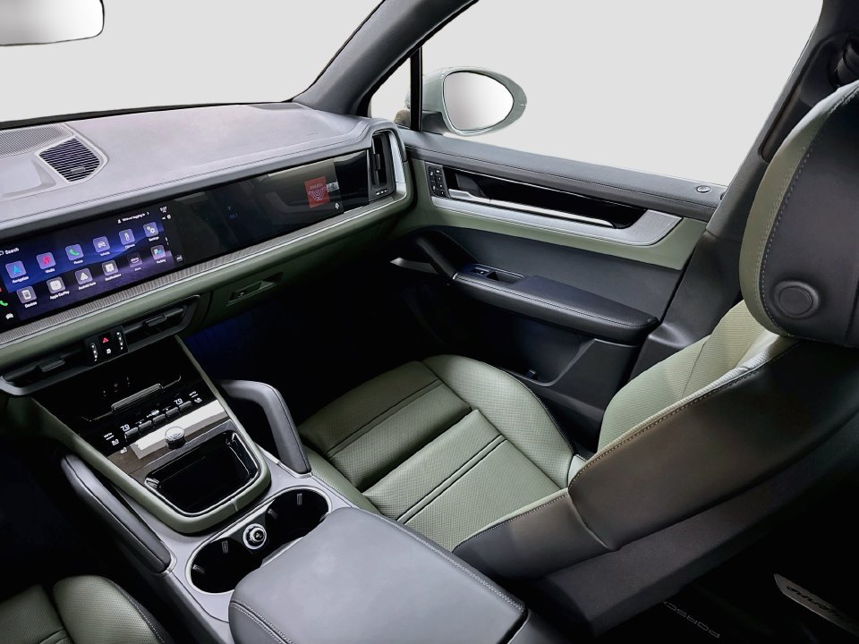 New 2026 Porsche Cayenne AWD/4WD image 26