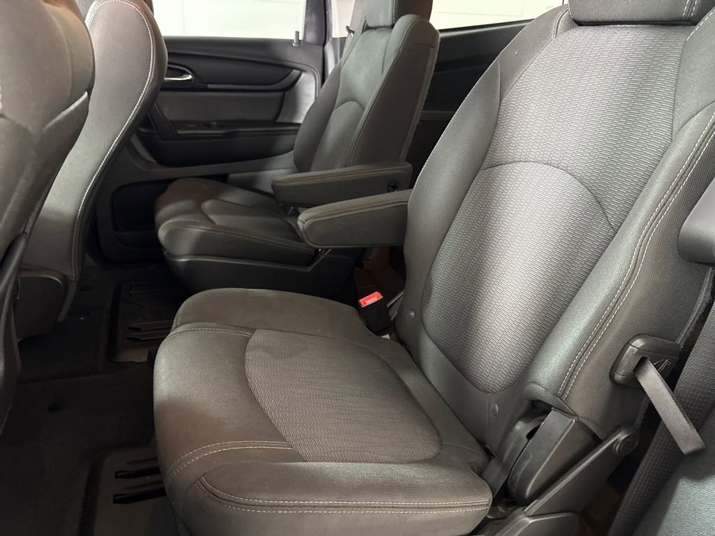 Used 2017 Chevrolet Traverse LT w/ Style and Technology Package image 12