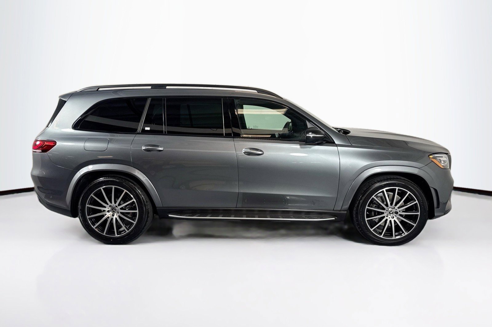 Certified 2023 Mercedes-Benz GLS 450 4MATIC image 4