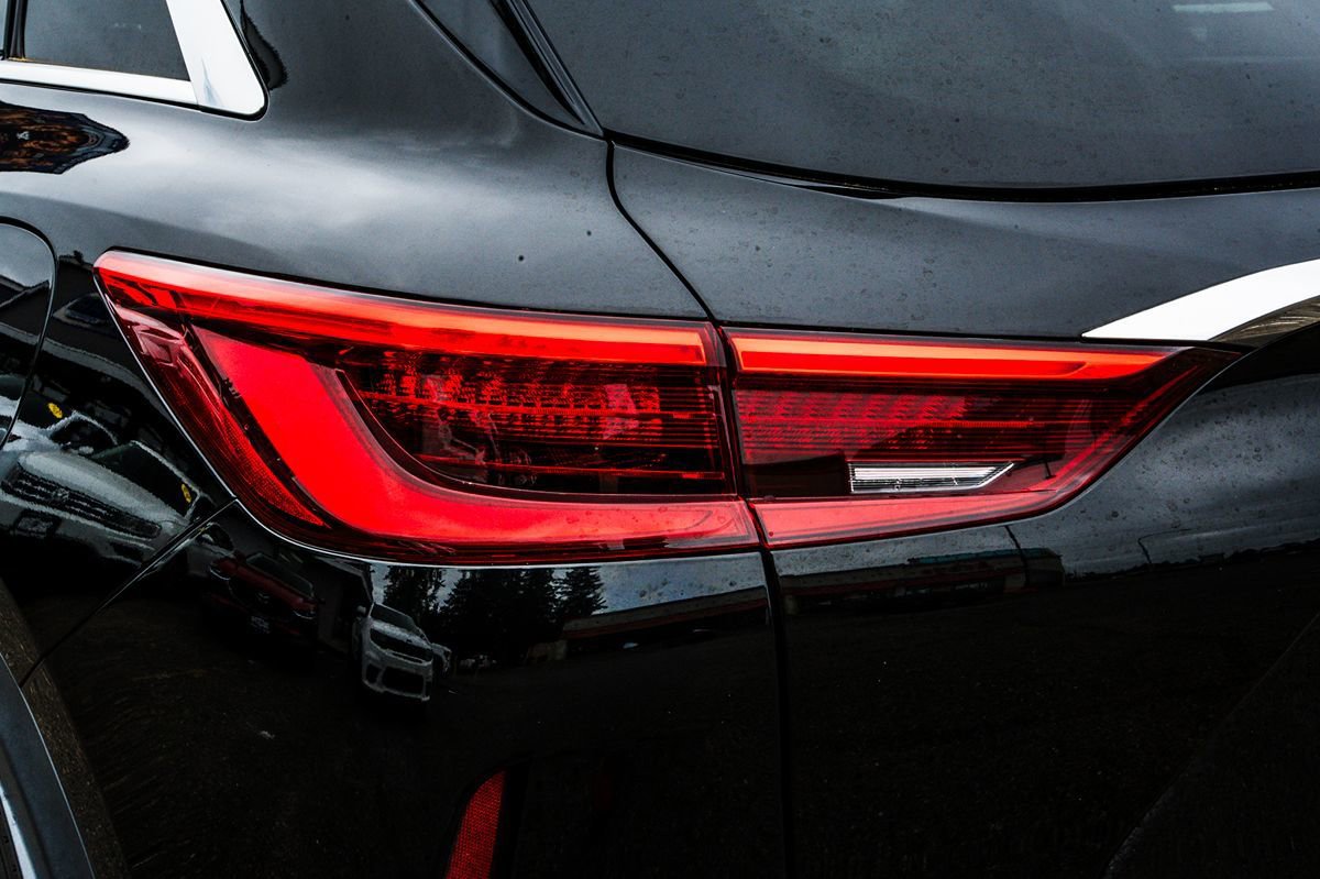 Used 2019 INFINITI QX50 Essential w/ Sensory Package AWD/4WD image 8
