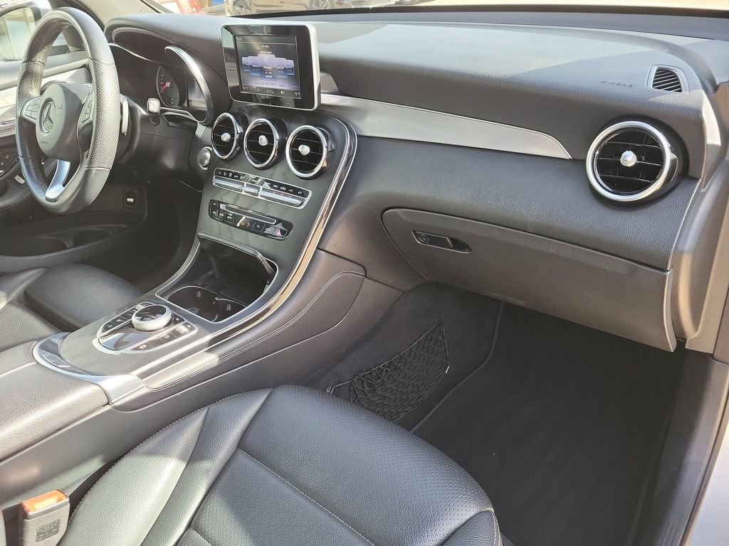 Used 2019 Mercedes-Benz GLC 300 image 28