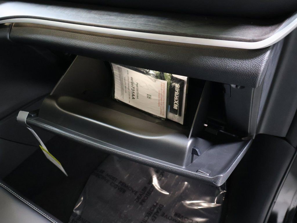 New 2025 Jeep Grand Cherokee Limited w/ Black Appearance Package image 20