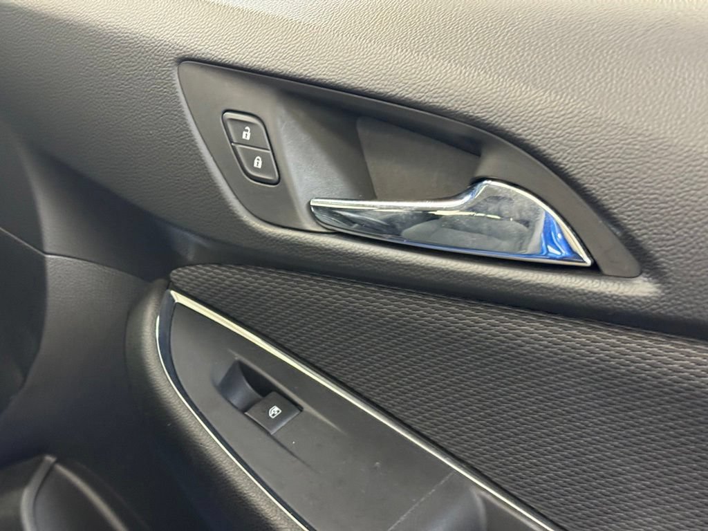 Used 2017 Chevrolet Cruze LT FWD image 32