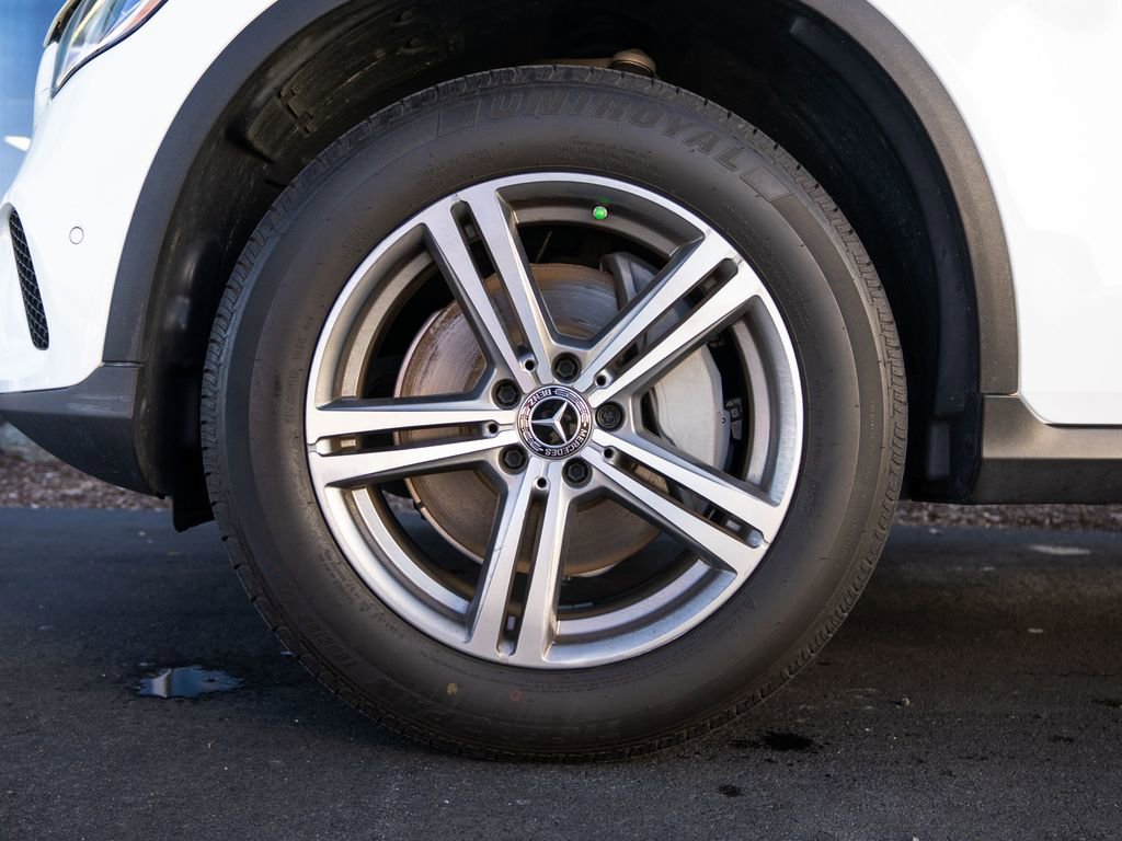 Used 2021 Mercedes-Benz GLC 300 4MATIC w/ Premium Package image 11