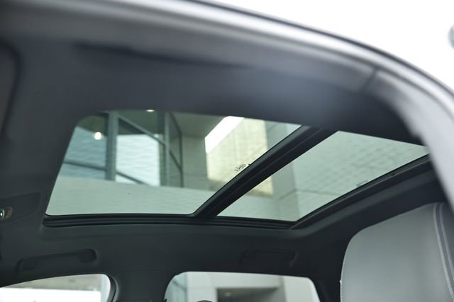 Used 2022 Audi e-tron Premium Plus image 20