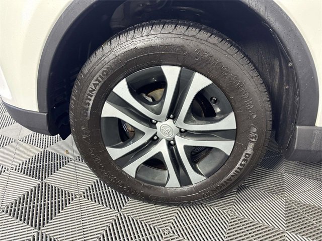 Used 2018 Toyota RAV4 LE image 28