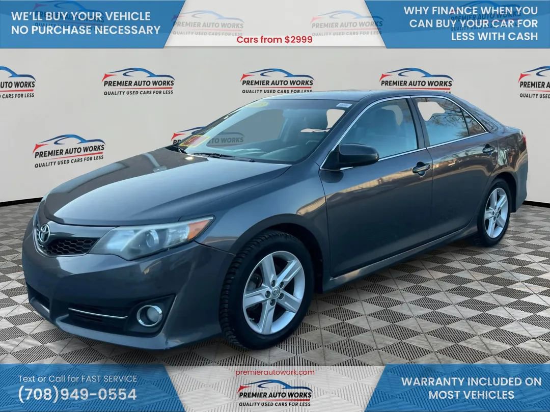 Used 2013 Toyota Camry SE image 1