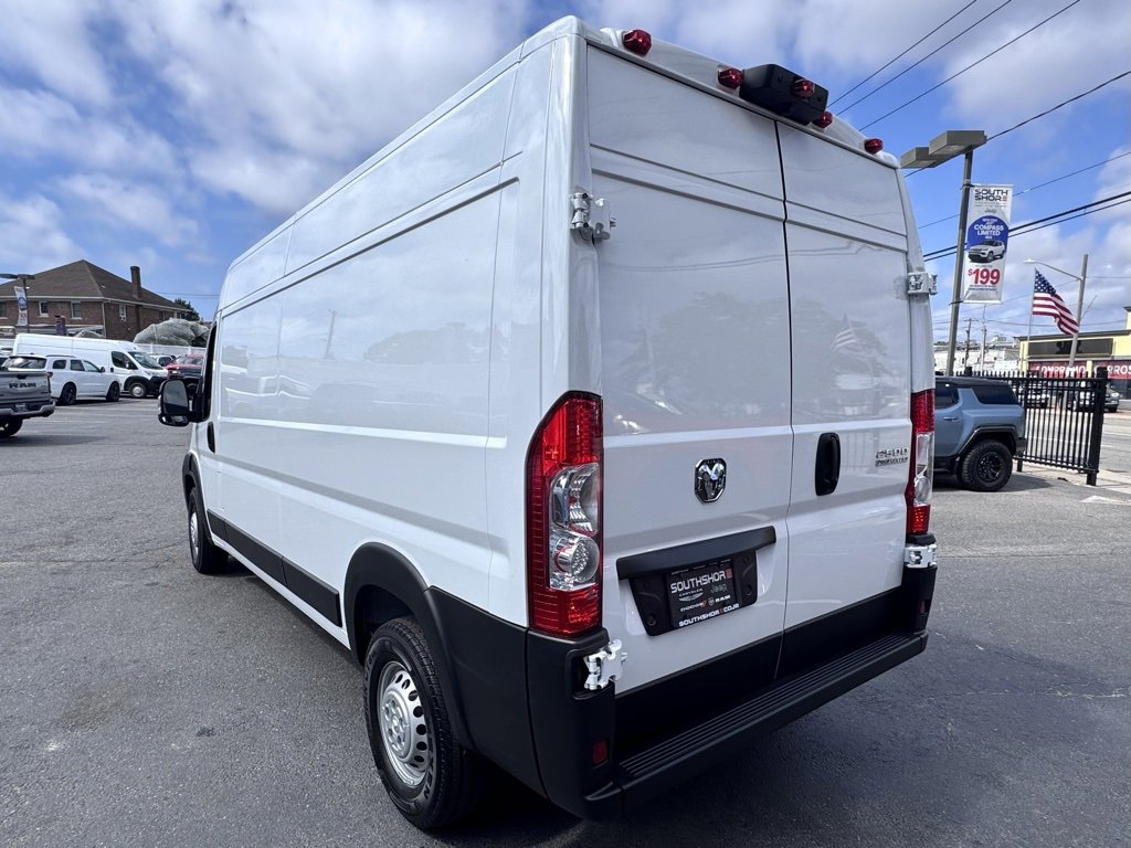 New 2024 RAM ProMaster 2500 w/ Convenience Group image 5