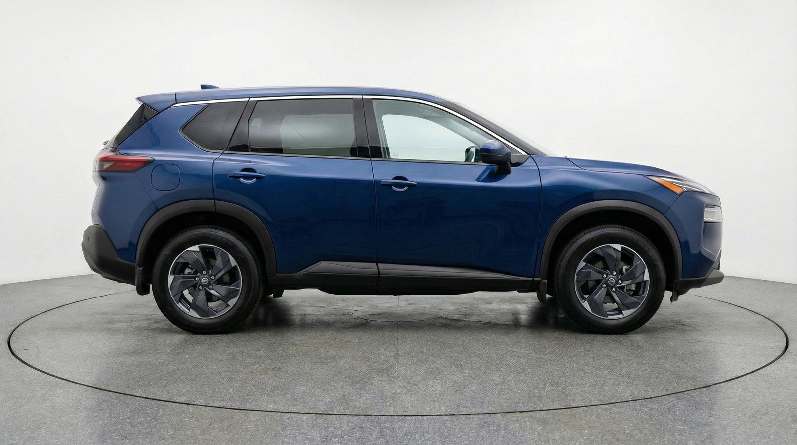 Used 2025 Nissan Rogue SV image 11