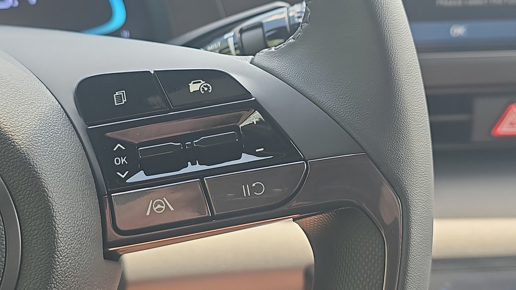 New 2026 Hyundai Elantra Sport FWD image 24