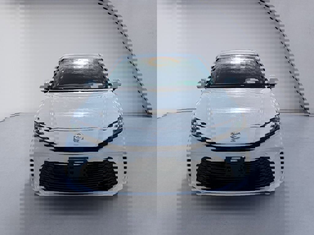 Used 2025 Toyota Camry LE image 8