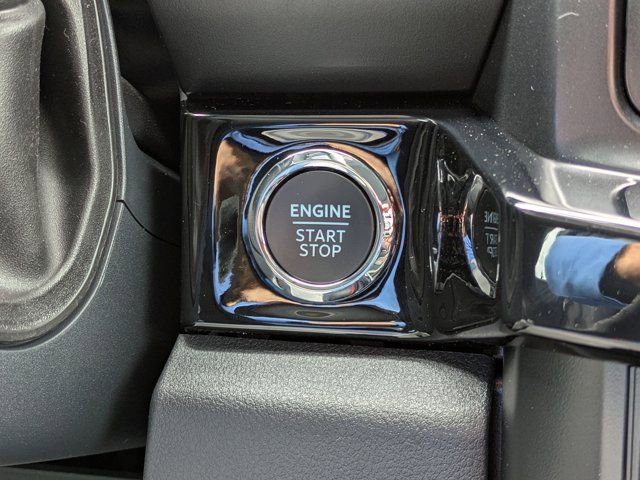 New 2026 Ford F250 Lariat w/ Black Appearance Package image 31