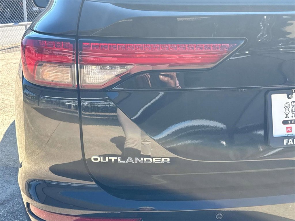 Used 2023 Mitsubishi Outlander SEL Black Edition image 8