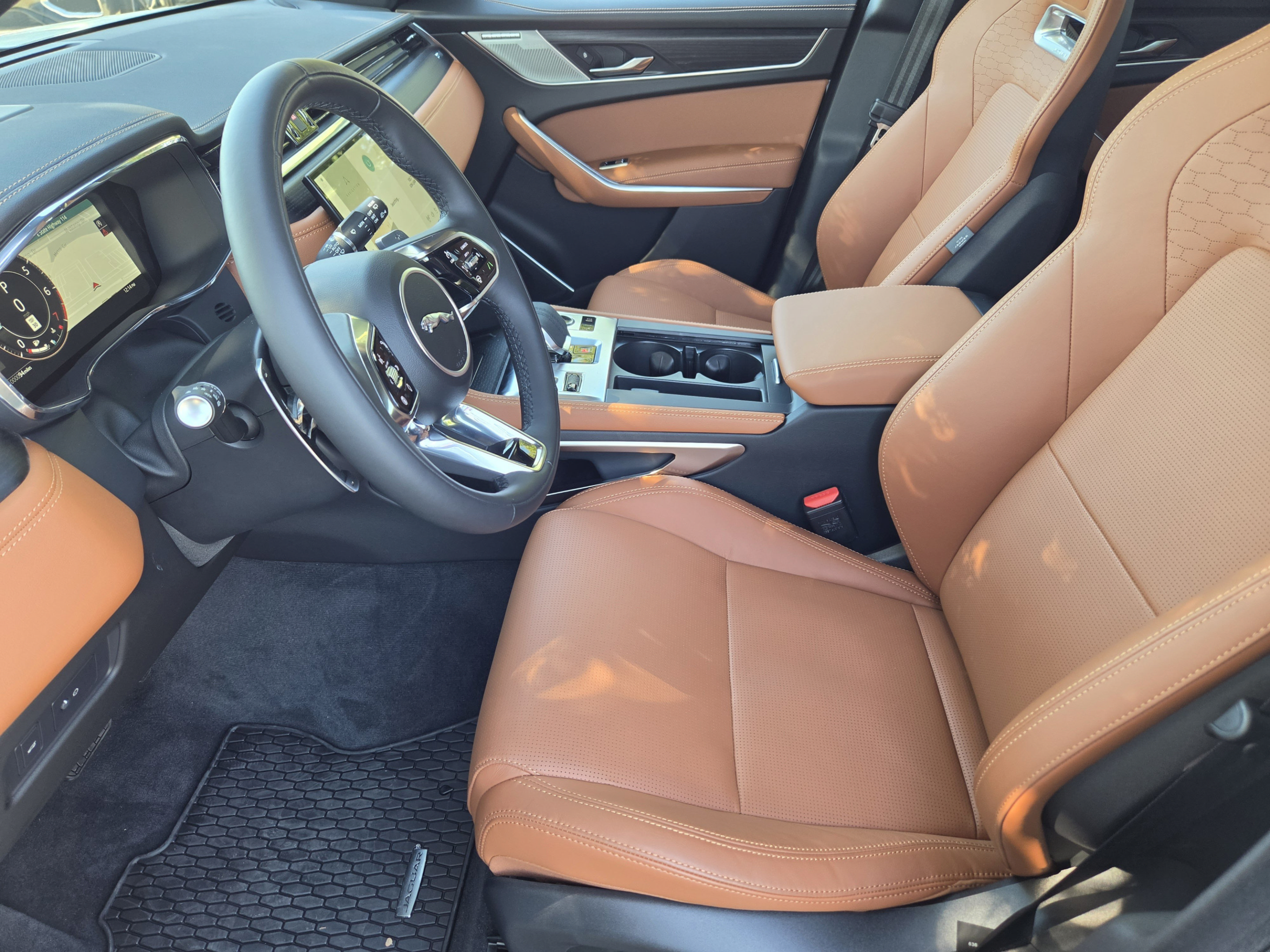 Used 2025 Jaguar F-PACE R-Dynamic S AWD/4WD image 8