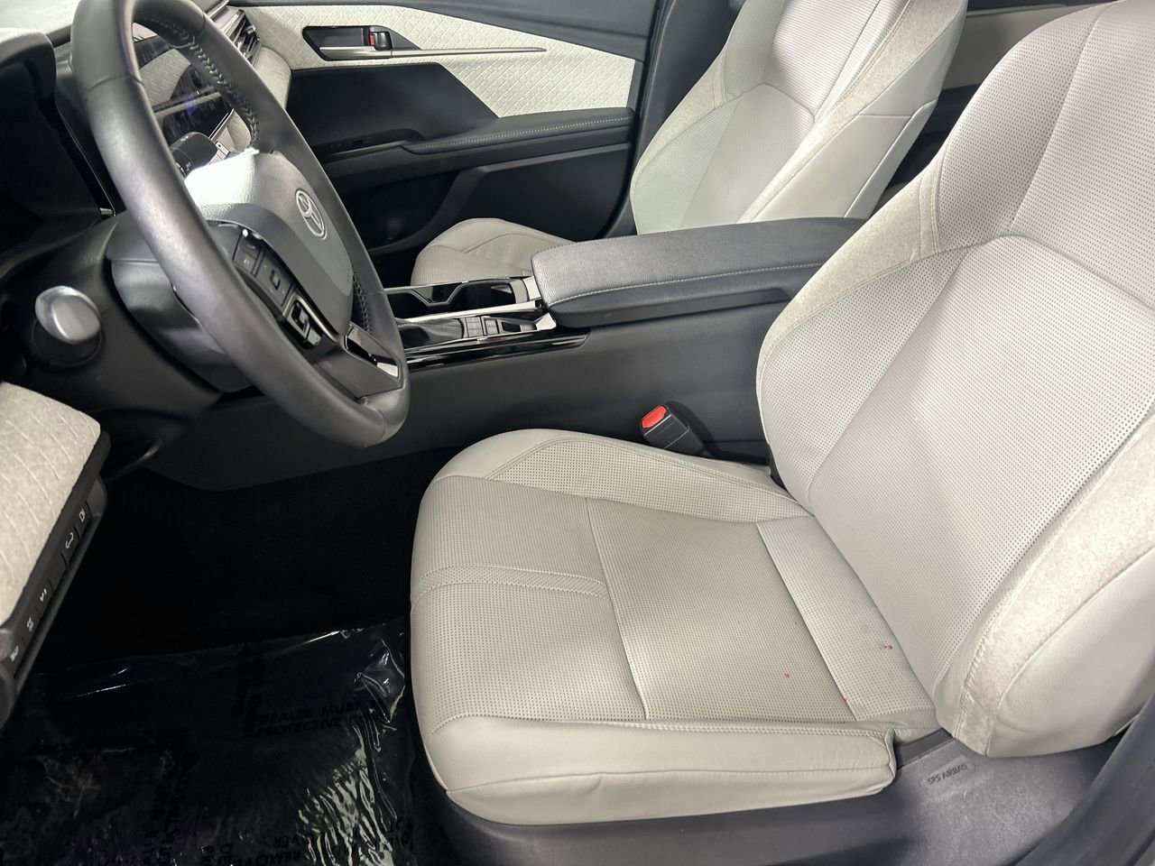 Used 2025 Toyota Camry XLE image 20