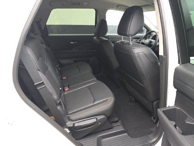 New 2026 Nissan Pathfinder SL w/ SL Premium Package FWD image 19