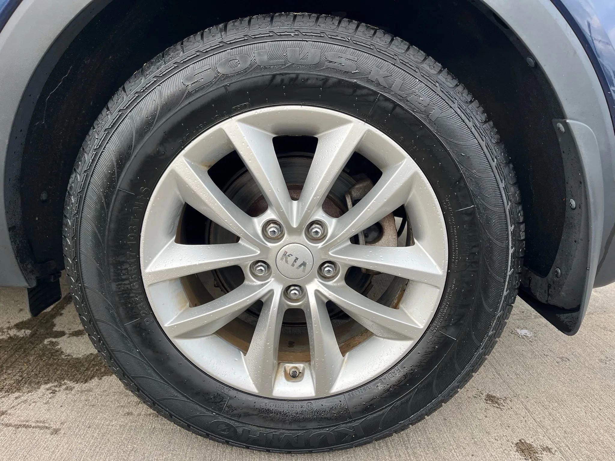 Used 2016 Kia Sorento LX image 11