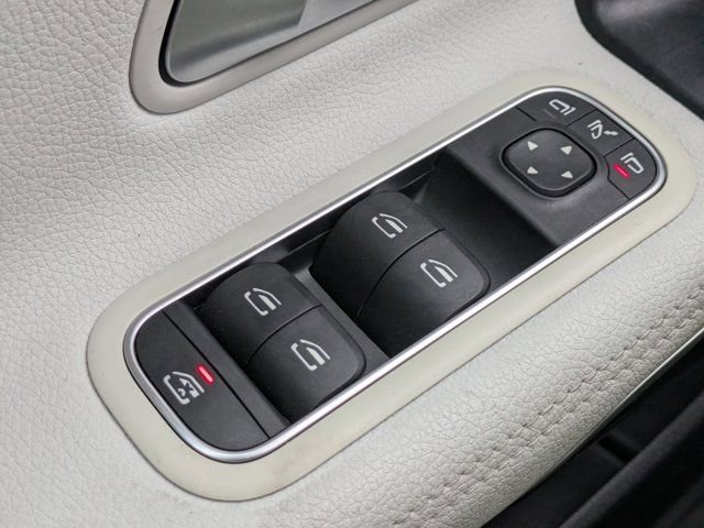 Used 2022 Mercedes-Benz A 220 w/ AMG Line image 20