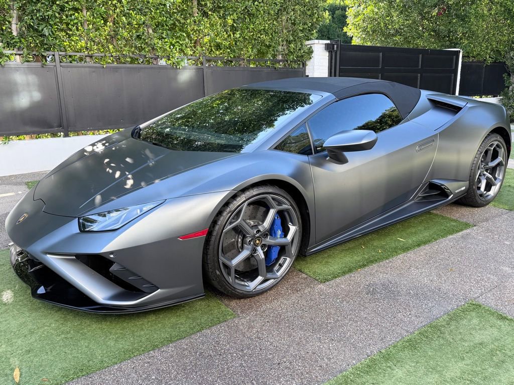 Used 2023 Lamborghini Huracan EVO image 2