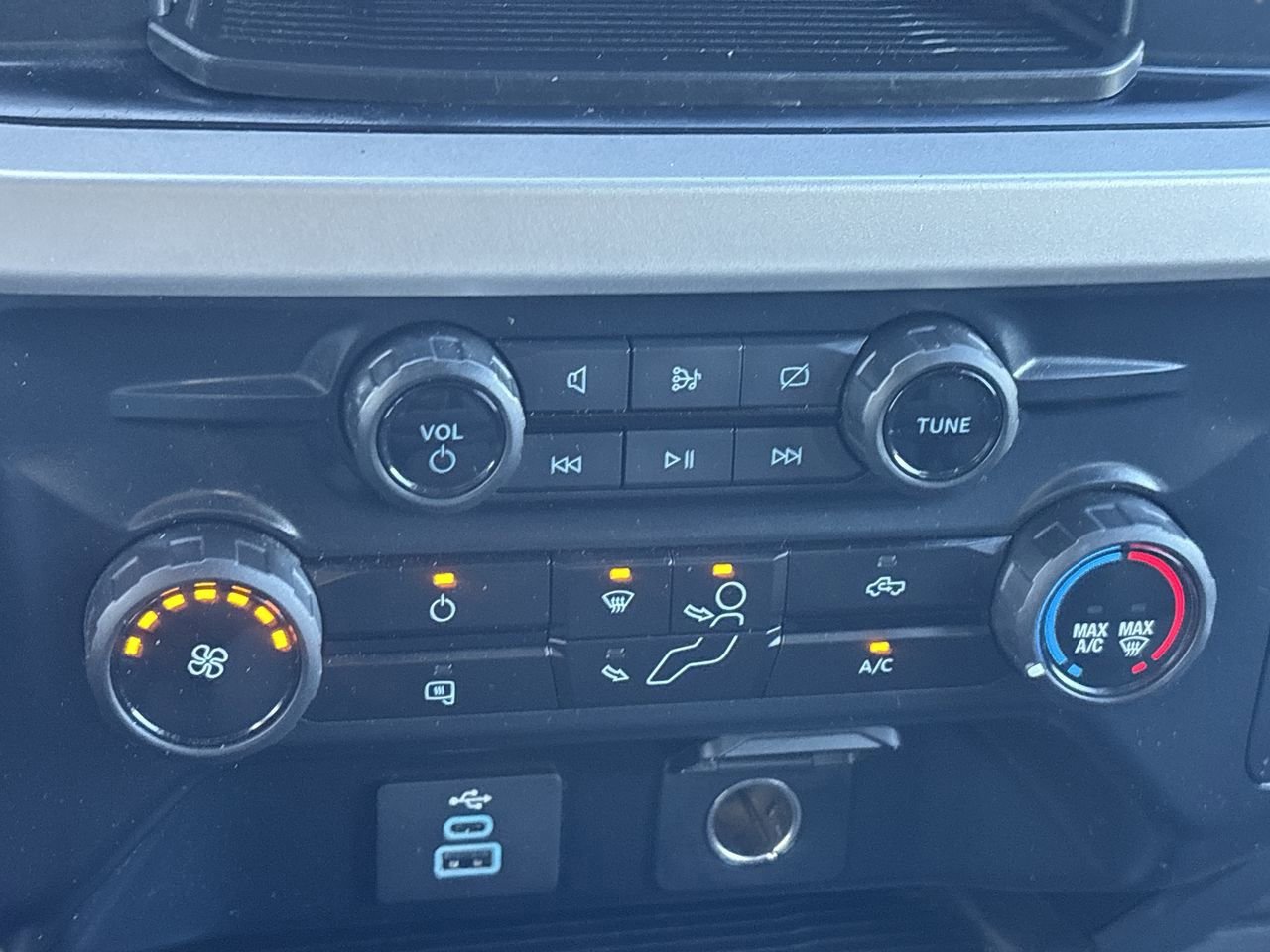 Used 2024 Ford F350 XL w/ 360-Degree Camera Package image 28