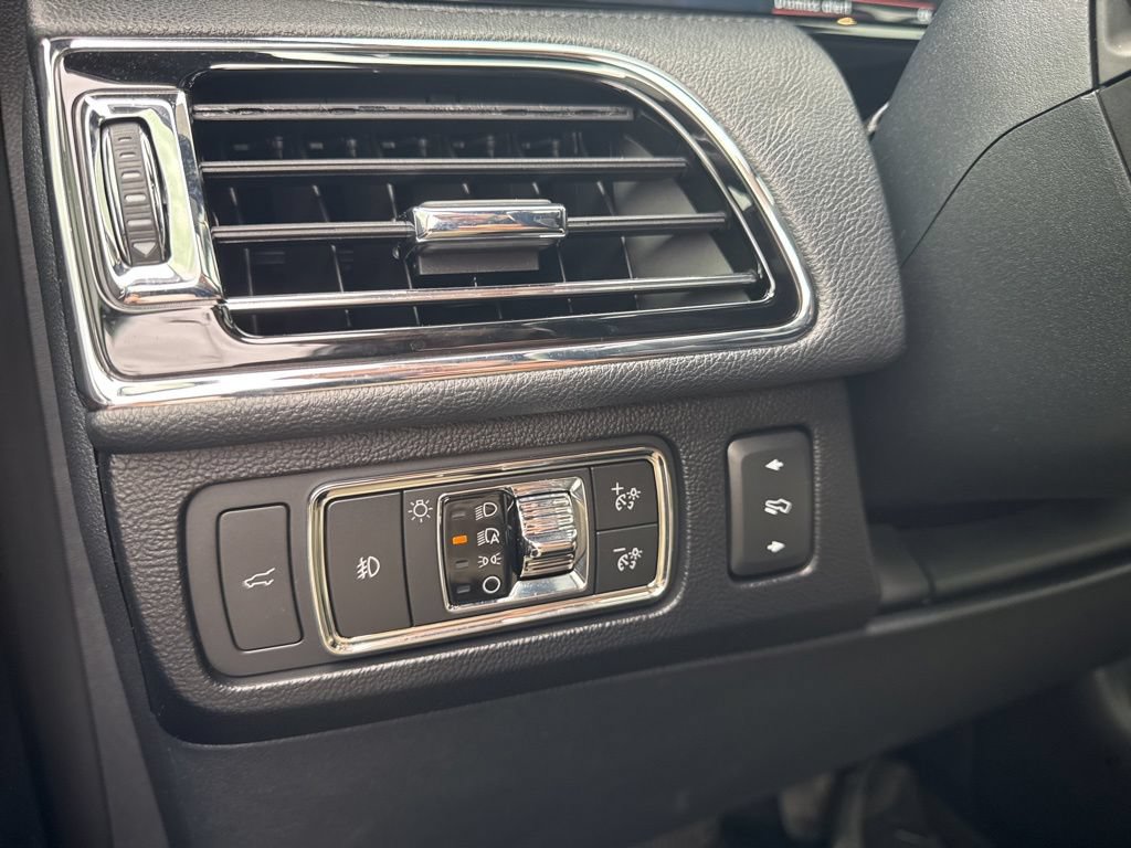Used 2022 Lincoln Navigator Reserve AWD/4WD image 31