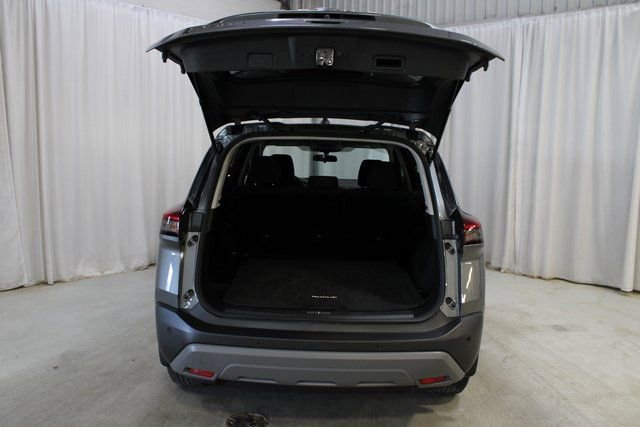 Used 2023 Nissan Rogue S image 7