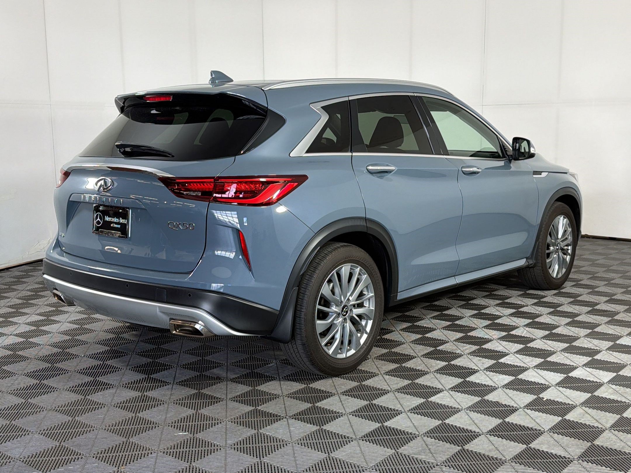 Used 2023 INFINITI QX50 Luxe AWD/4WD image 9