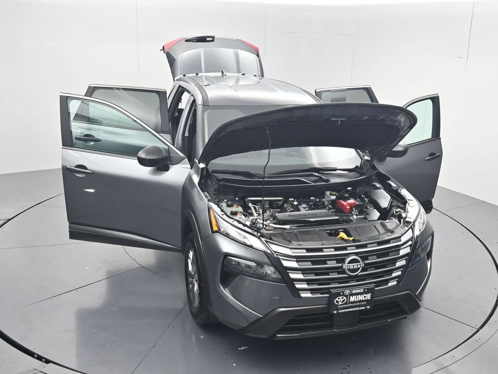 Used 2024 Nissan Rogue S FWD image 59