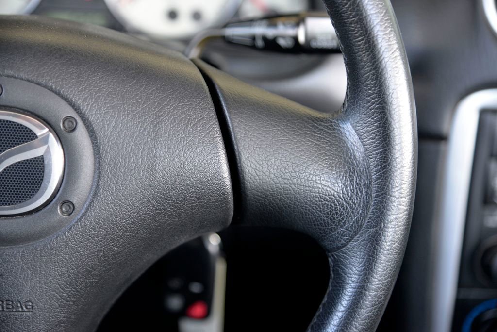 Used 2003 MAZDA MX-5 Miata RWD image 21