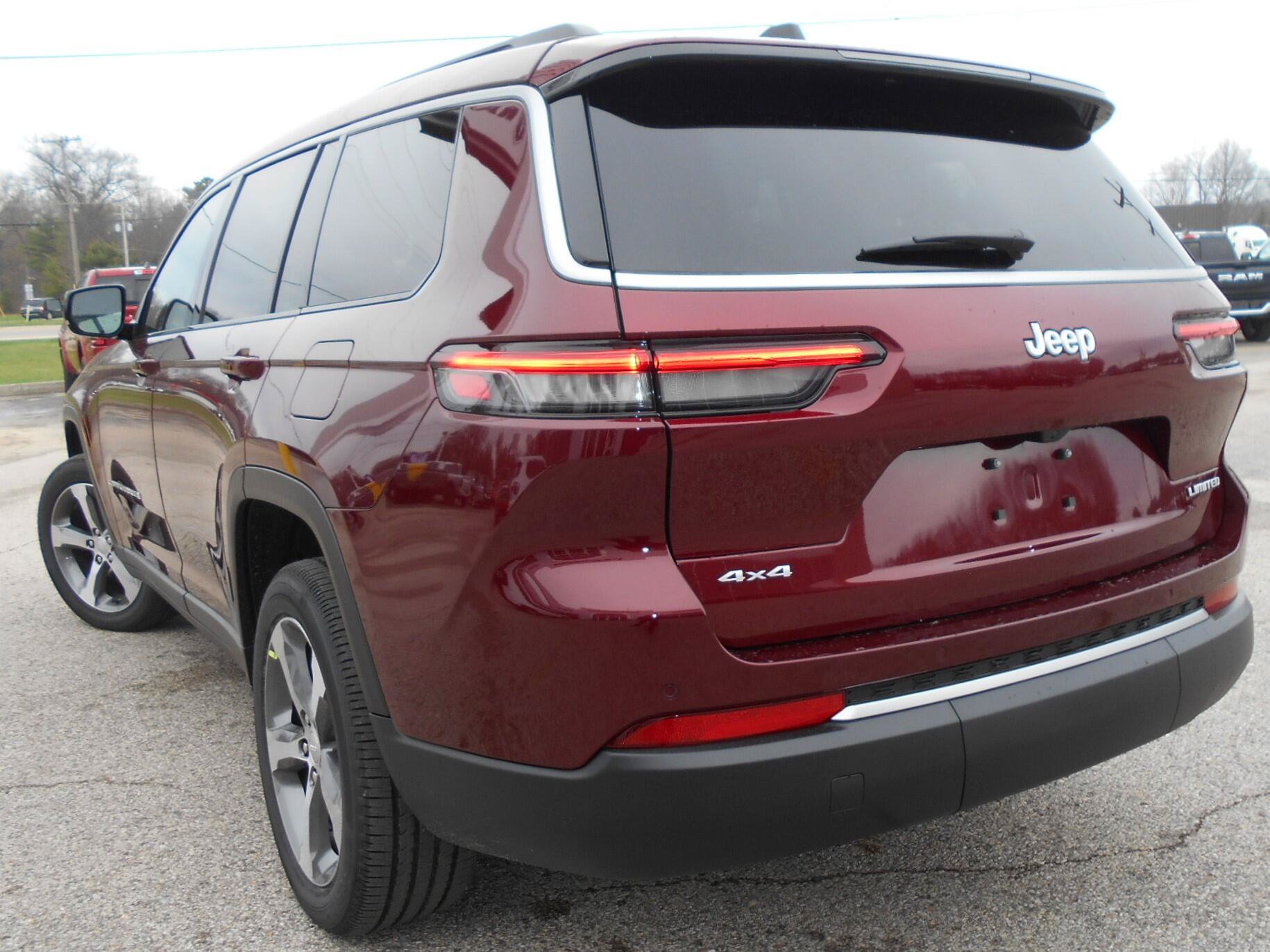 New 2026 Jeep Grand Cherokee L Limited w/ Trailer Tow Package AWD/4WD image 3