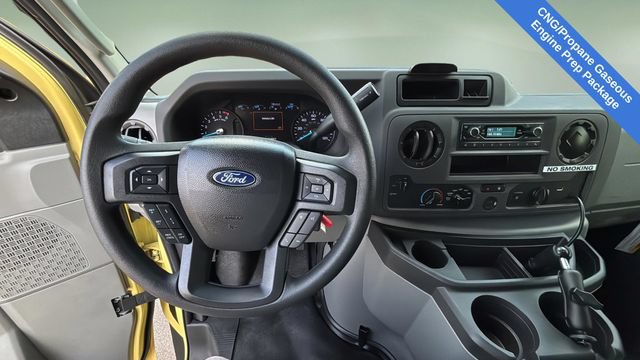 Used 2022 Ford E-450 and Econoline 450 Super Duty RWD image 13