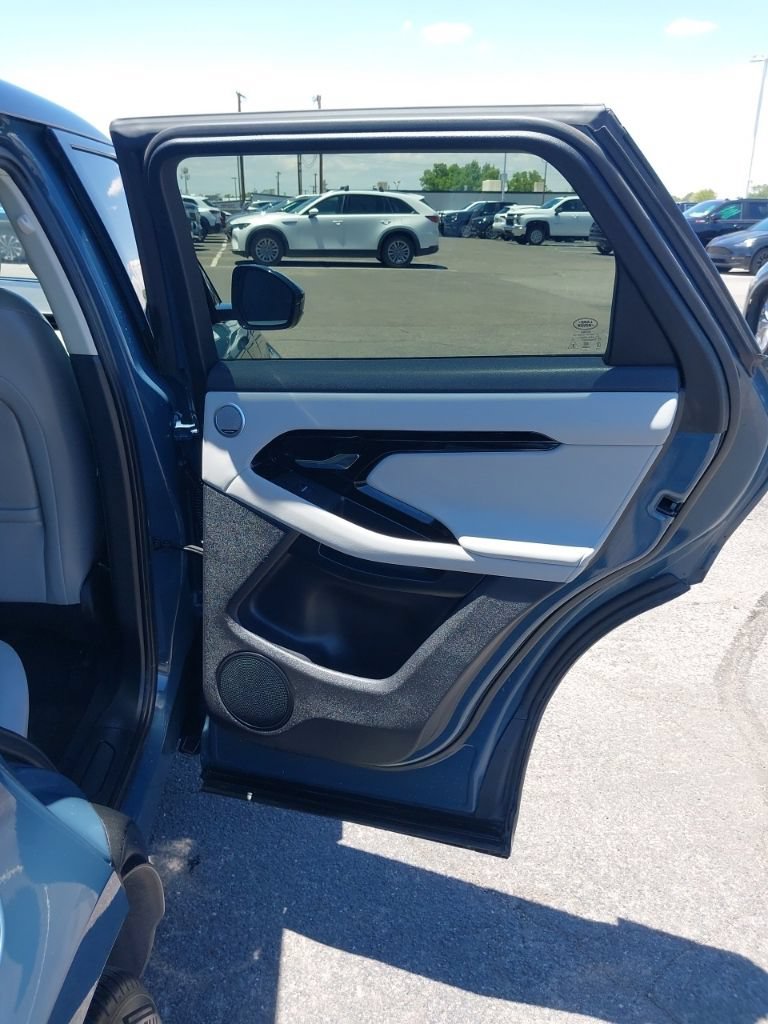 Used 2024 Land Rover Range Rover Evoque S AWD/4WD image 8