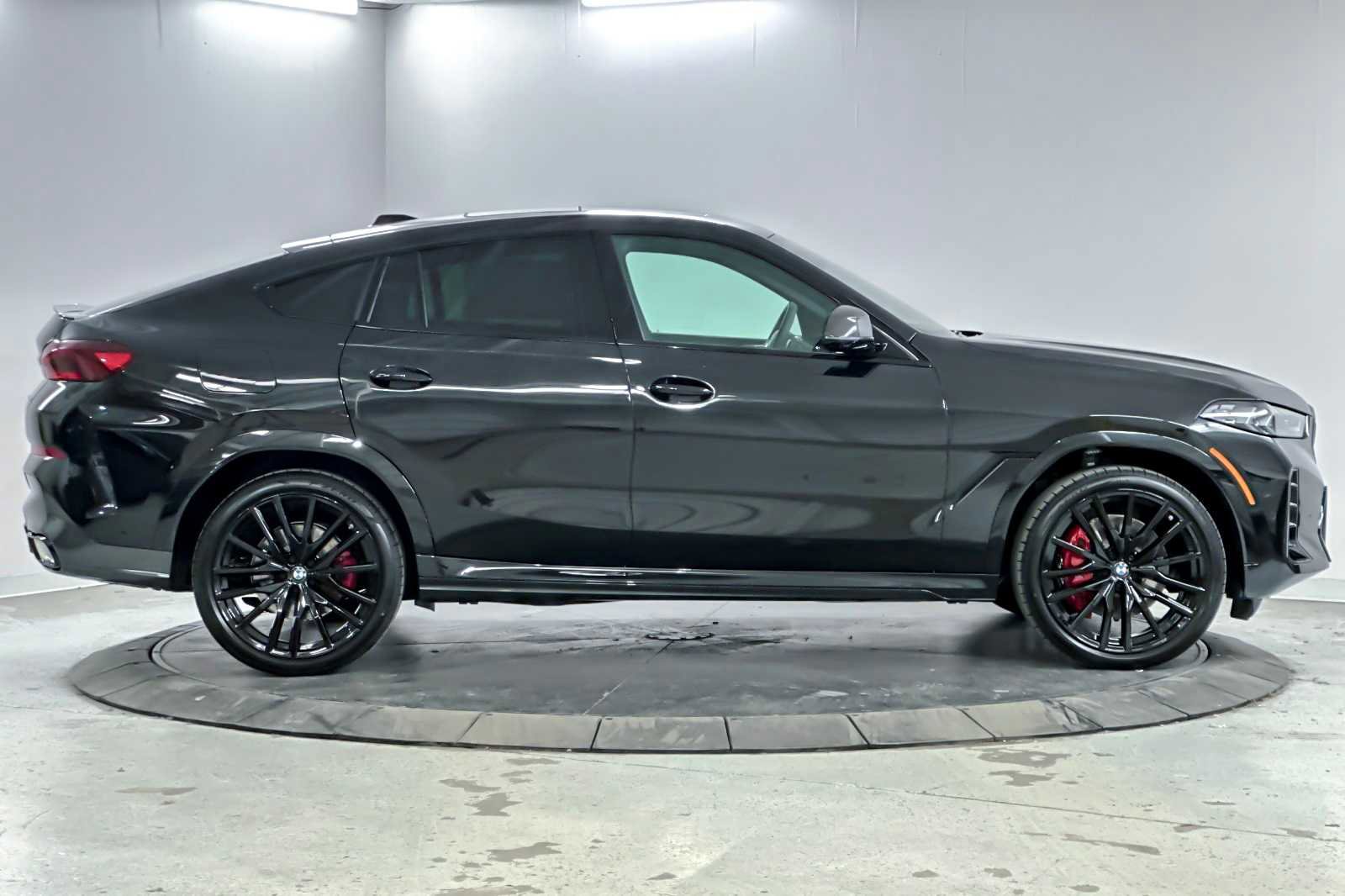 New 2026 BMW X6 xDrive40i w/ Climate Comfort Package image 8
