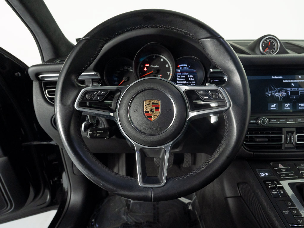 Certified 2021 Porsche Macan Turbo AWD/4WD image 18