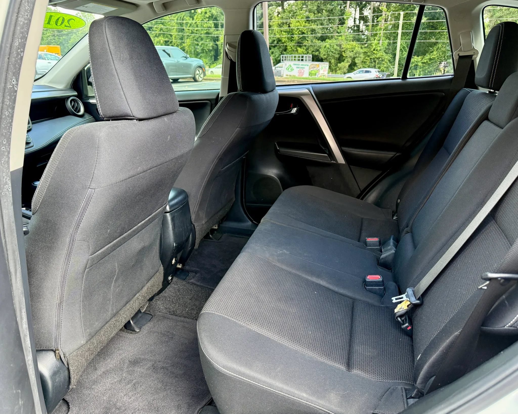 Used 2018 Toyota RAV4 XLE FWD image 21