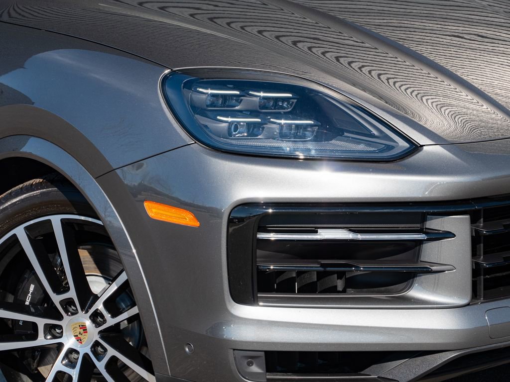 Used 2024 Porsche Cayenne S image 39