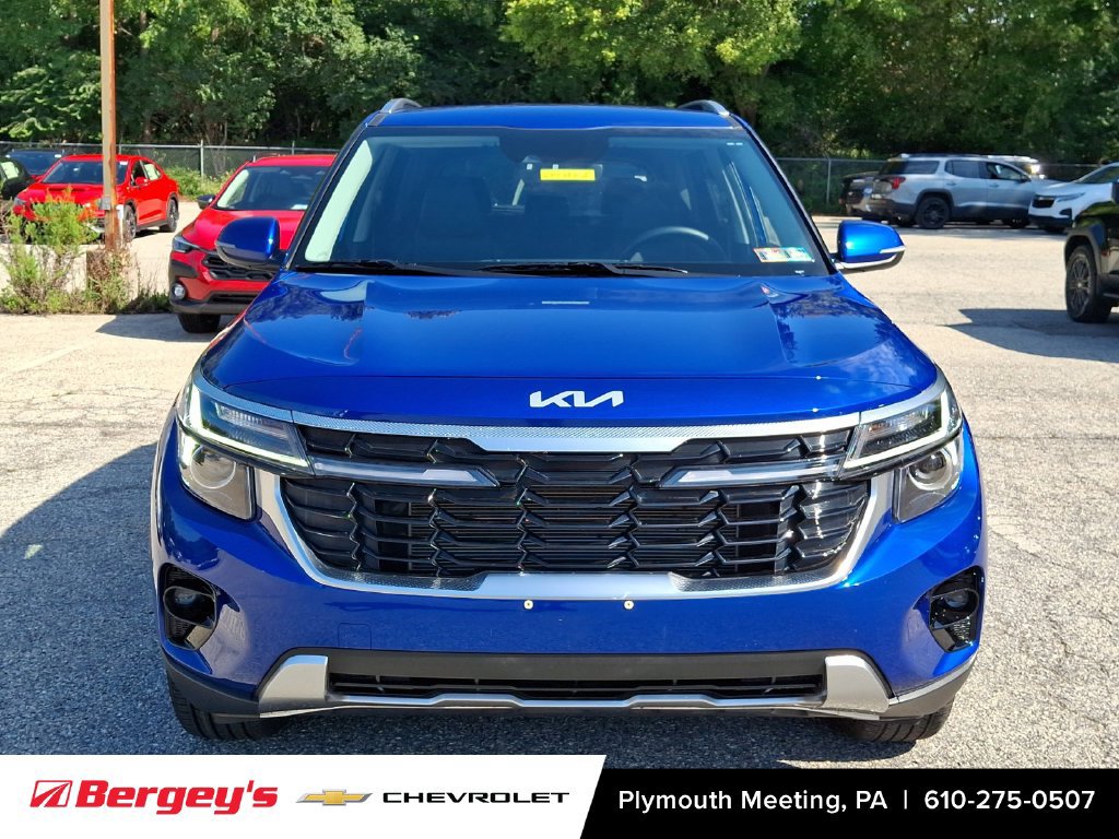 Used 2024 Kia Seltos S AWD/4WD image 3