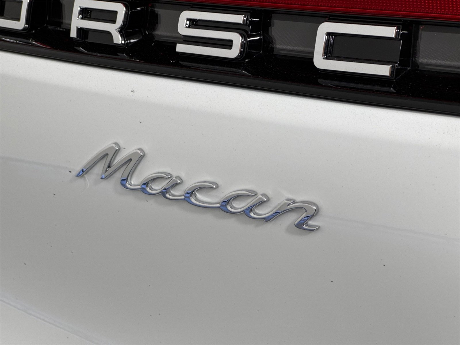 Used 2025 Porsche Macan image 33