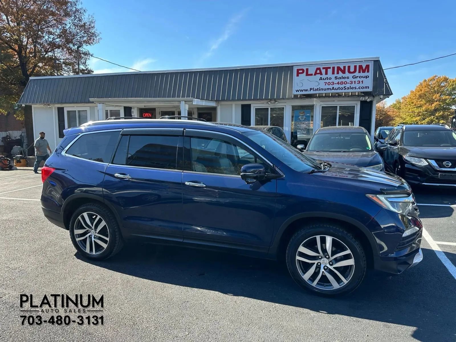 Used 2017 Honda Pilot Touring image 2