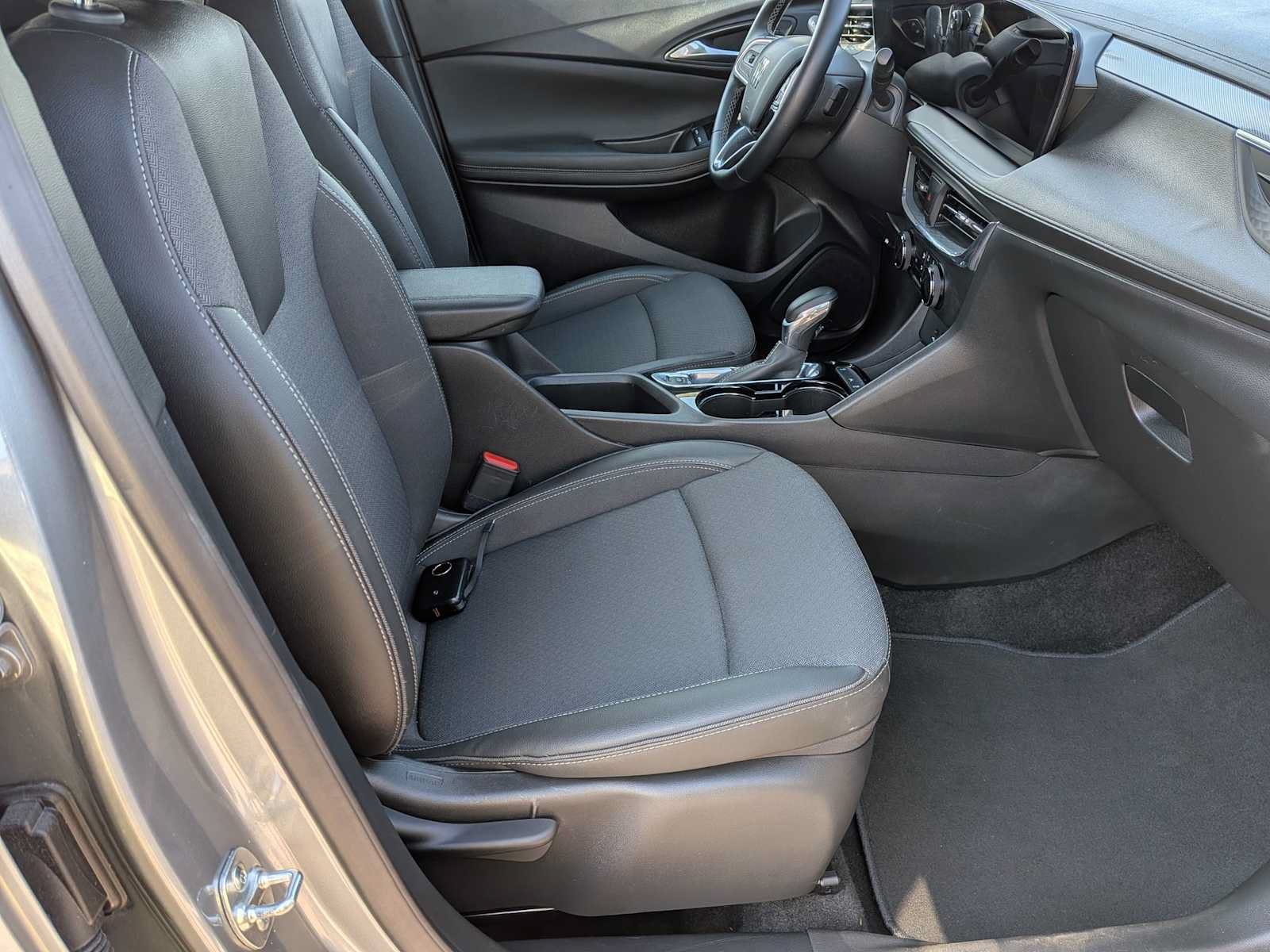 Used 2025 Buick Encore GX Preferred FWD image 19